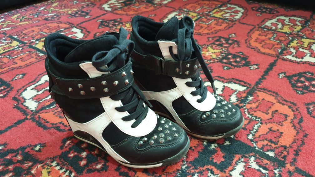 сникерс обувь: Кыргызстан ᐈ Женская обувь ▷ объявлений ➤ витамин-п-байкальский.рф