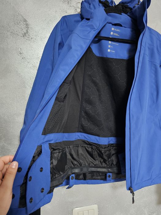 Vand geaca de iarna.  S