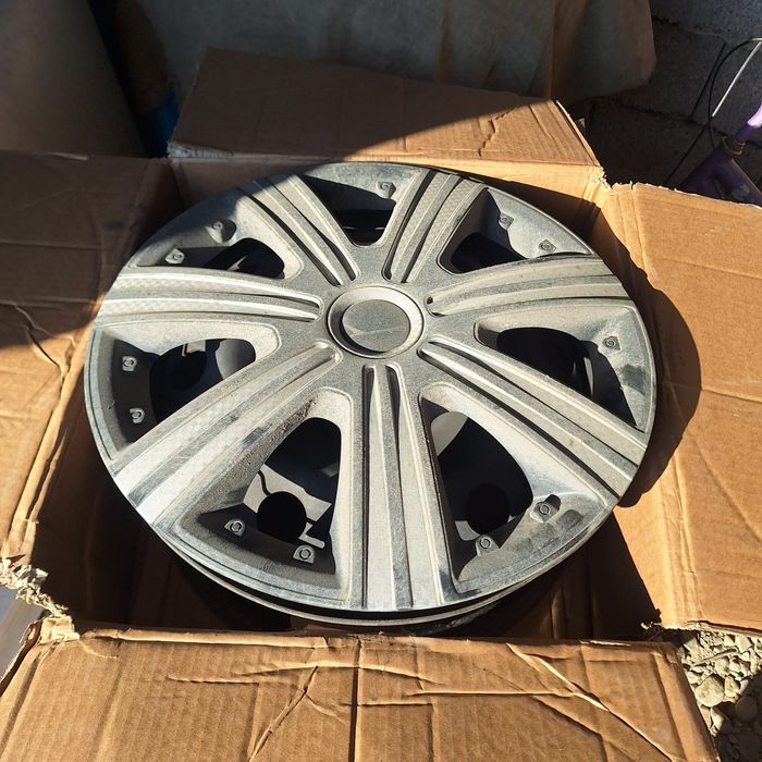 Продам шину с железным диском.