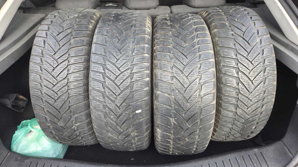 Set de 4 anvelope iarna Dunlop 205 55 R16 - 199 lei toate 4!