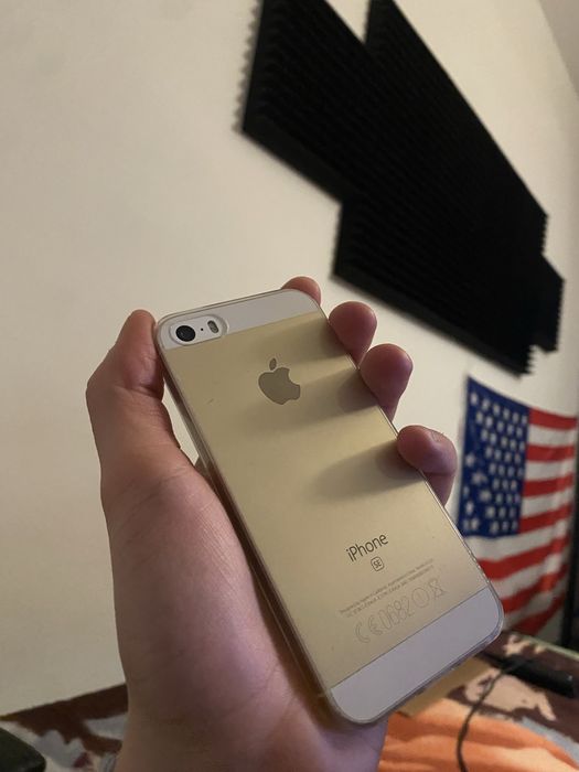 iPhone SE 100% baterie