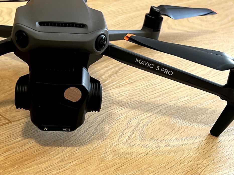DJI Mavic 3 Pro - Fly More Combo, DJI RC Pro