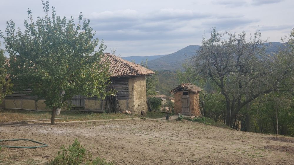 Продава се Къща в с. Янково, Област Шумен - 1500 кв.м за 11 €/кв.м - Снимка #10