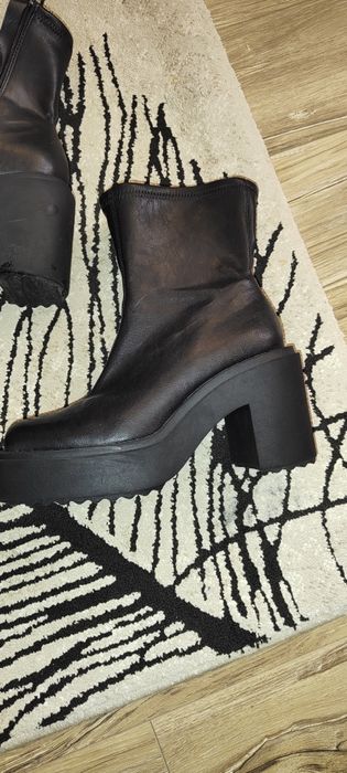 Ghete H&M cu platforma