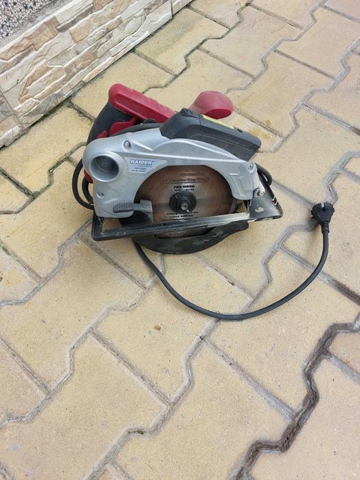 Циркуляр RAIDER RD-CS22B