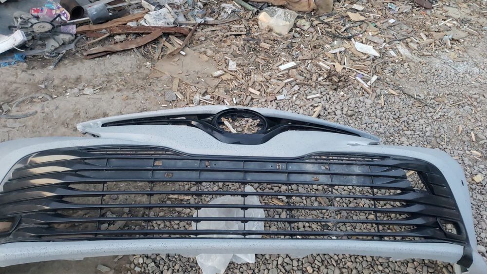 Продам бампер камри  Camry 70 оригинал