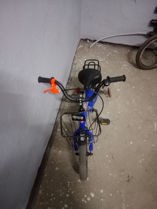 Продам детскую велосипед.