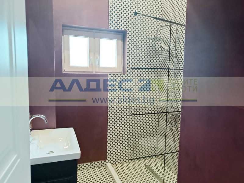 Дава се под наем Тристаен апартамент в София, Център - 95 кв.м за 900 € - Снимка #4