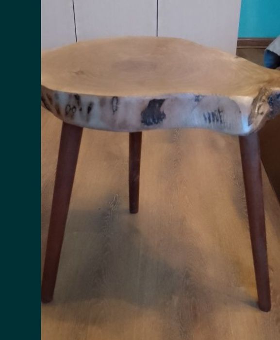 Дървени  масички и каменен  стенен часовник ,може и поотделно