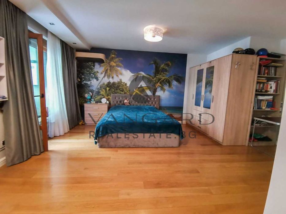 оф.11026 Многостаен с Паркомясто Герджика