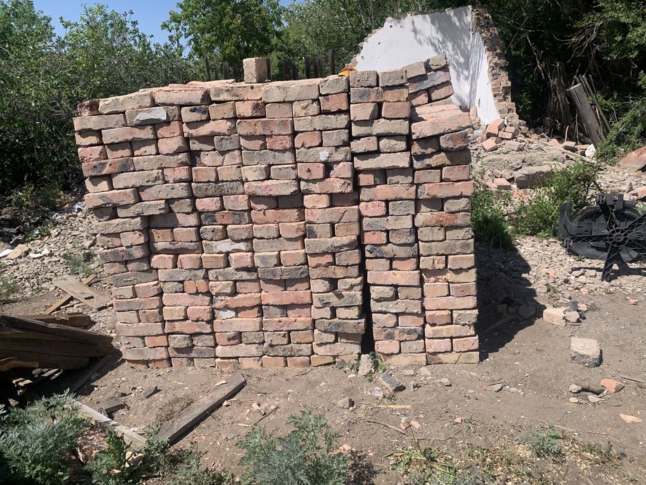 Продается красный керпич