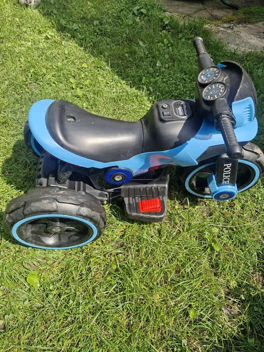 .motocicleta cu acumulator