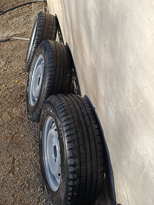 Продам летние шины с дисками торг есть
