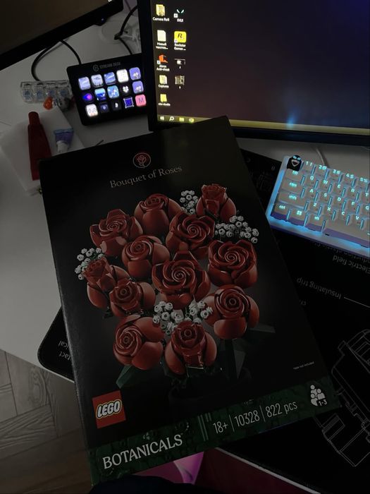 Оригинал LEGO розы