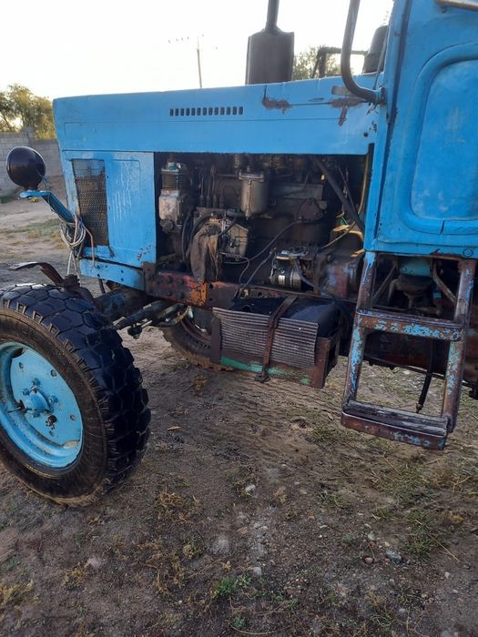 Трактор МТЗ 80 хорошом состояние