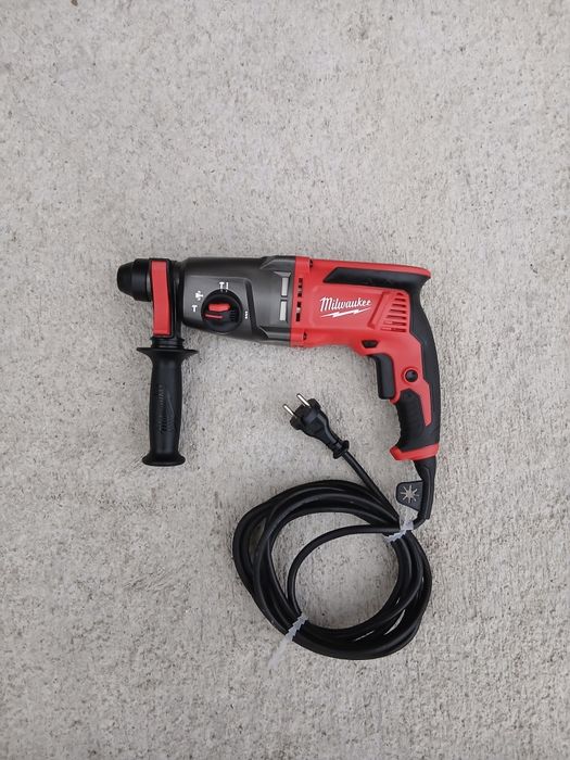 Перфоратор Milwaukee 800вата