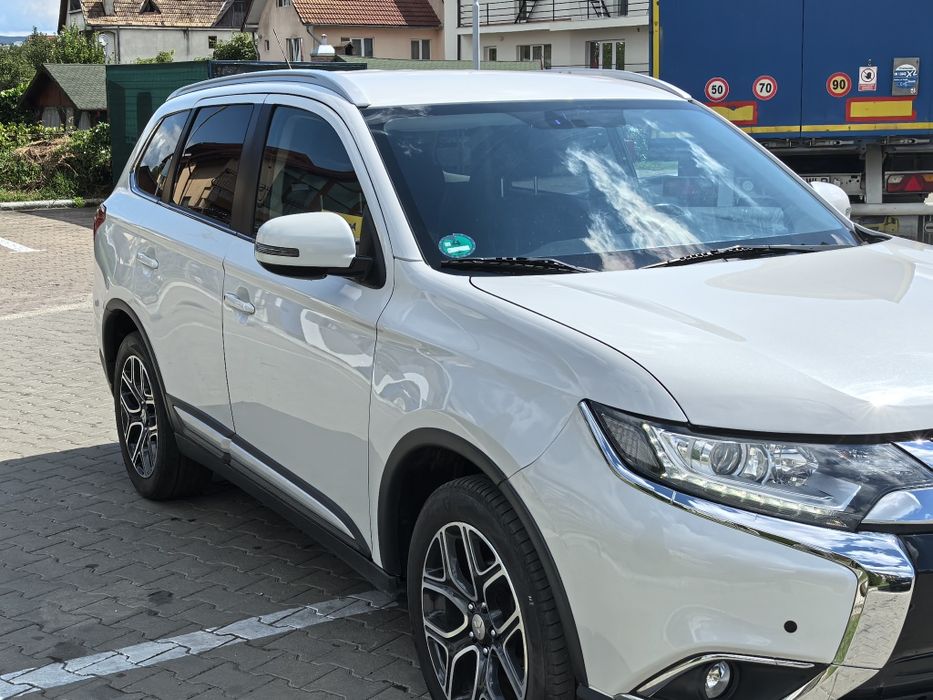 Mitsubishi Outlander 2016