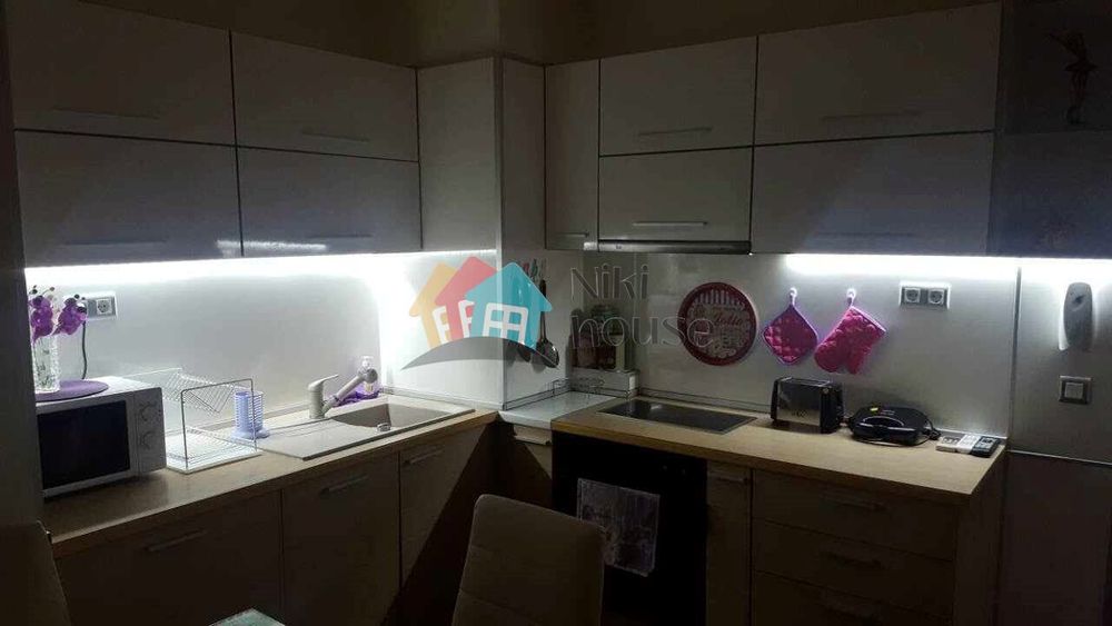 Дава се под наем Двустаен апартамент в Варна, Цветен квартал - 60 кв.м за 510 € - Снимка #2