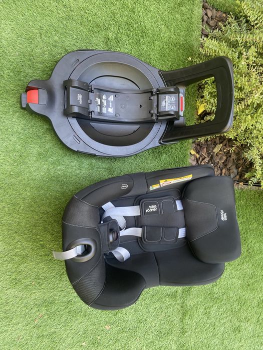 Scaun auto Britax Römer DUALFIX, cu bază ISOFIX și rotire 360°