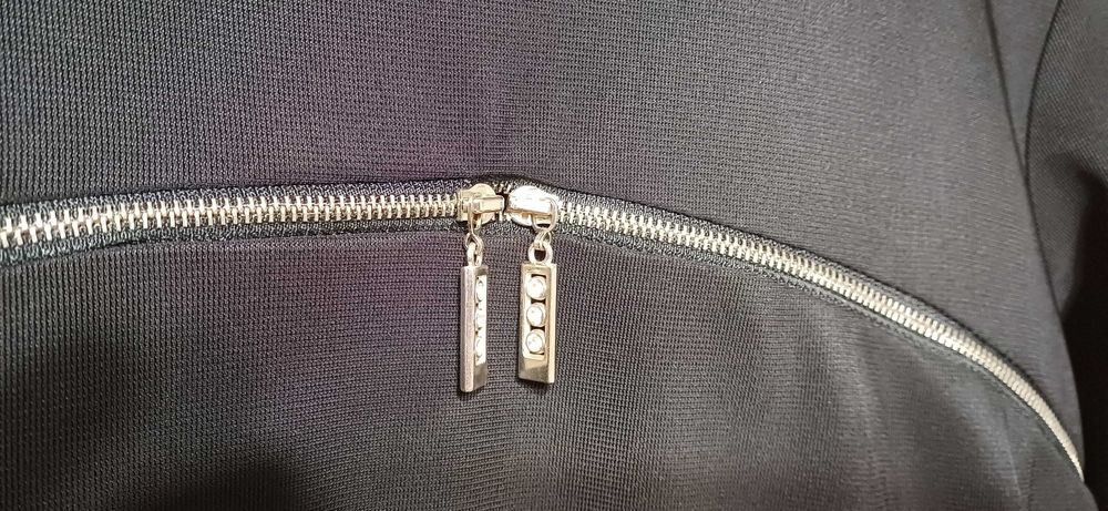 Рокля Passion Fashion с декорации КОЖА и Ципове-Бижута с Камъчета!НОВА