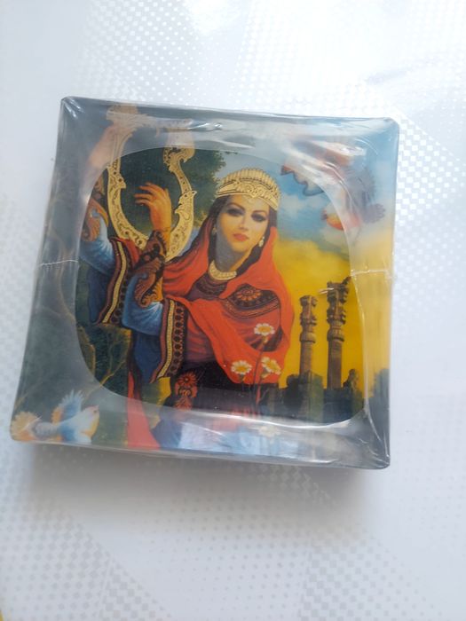 Продам новый набор тарелок