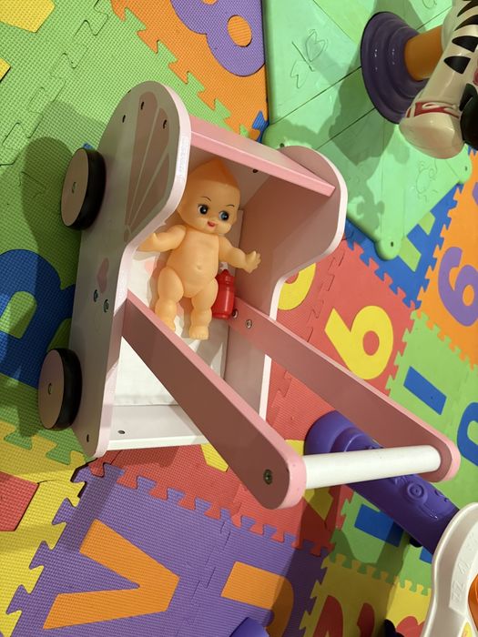 Дървена проходилка/ бебешка количка