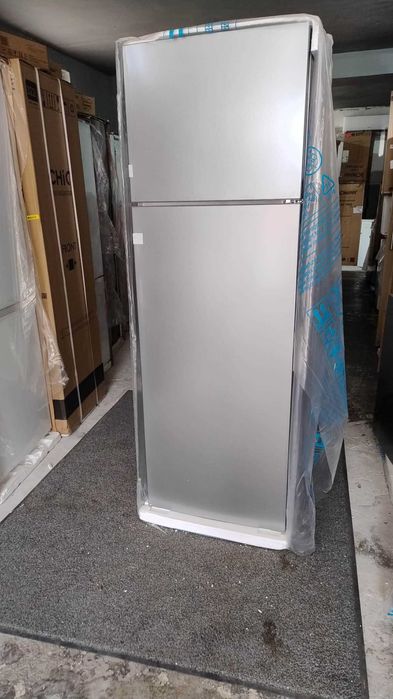 Чисто нов Комбиниран Хладилник с фризер-Горна камера Whirlpool 175 см 307 литра