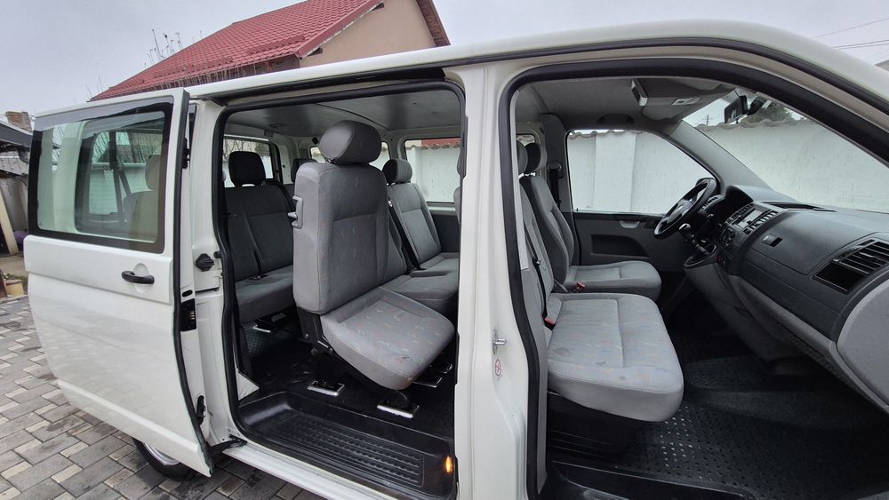 VW Transporter T5 Euro 4 
9 Locuri