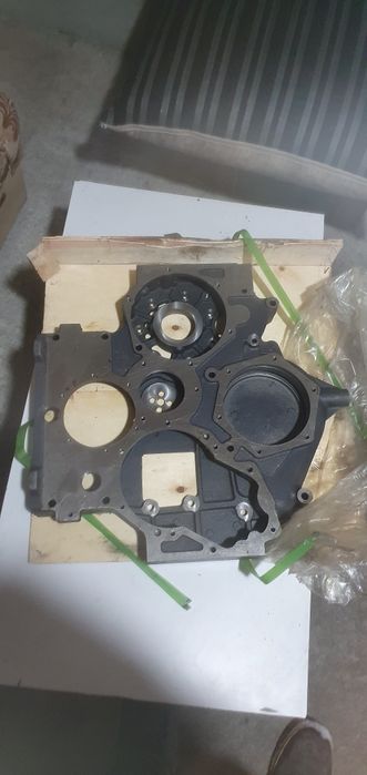 Крышка двигателя хово