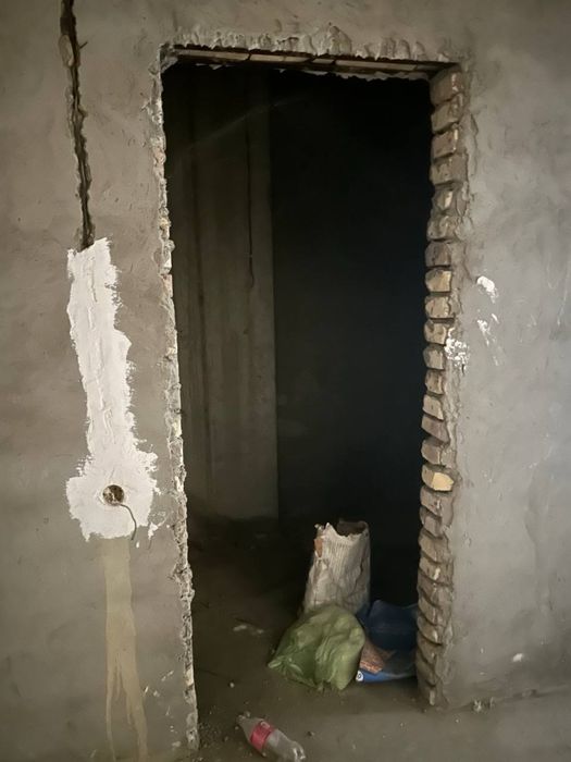2 xonali kvartira sotiladi