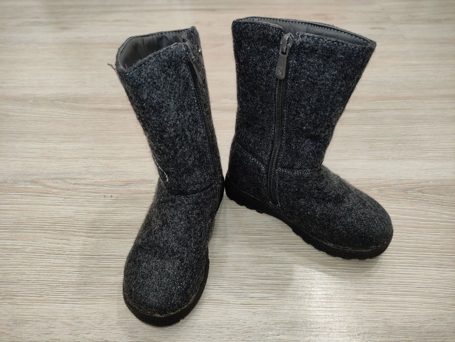 Продам детские валенки.