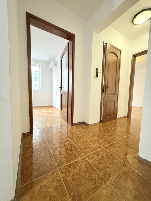 Продава се апартамент 100кв.м.