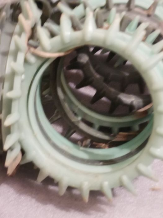 Янги Ворошилка тишлари сотилади