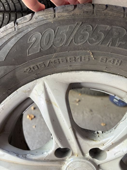 Продам резину с дисками r15