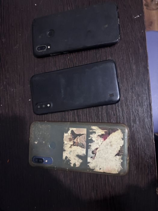 Продам телефоны на запчасти