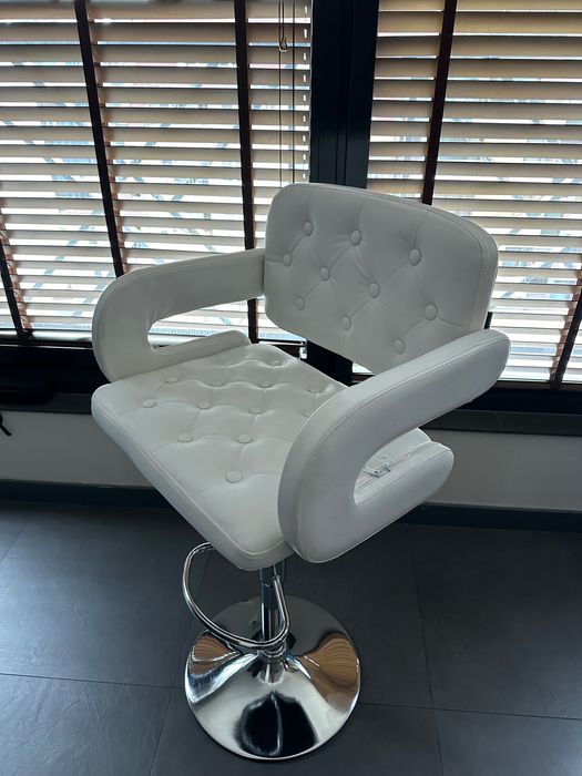 БЯЛ БАР СТОЛ VERSAY с фабрични дефекти и 24м Гаранция