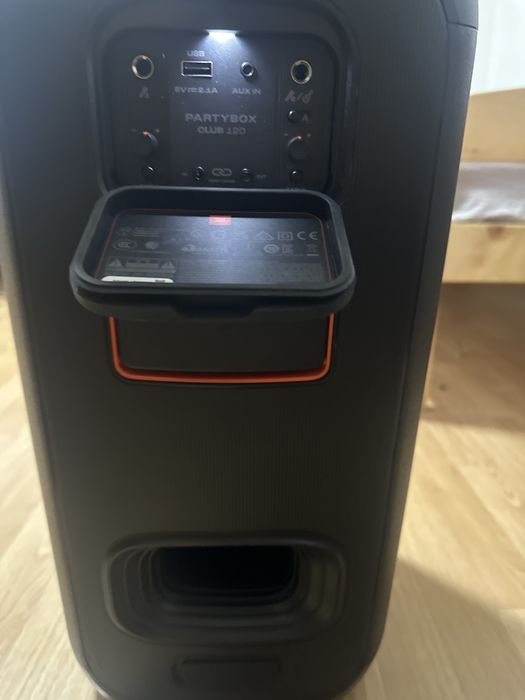 Jbl partybox 120 club cu doua baterii