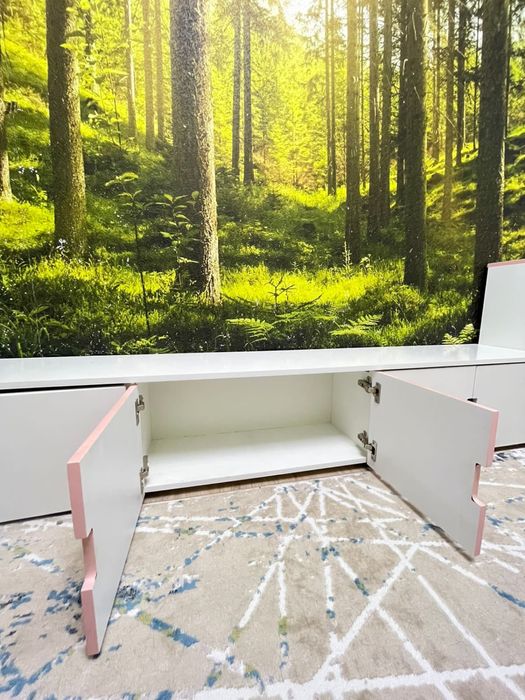 Кровать, тумбочки