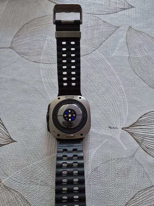 Смарт часовник: Samsung Galaxy Watch ULTRA