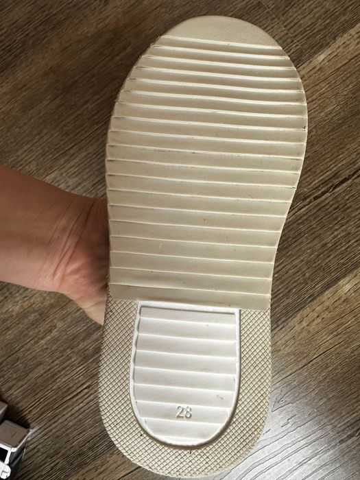 Кроссовки 28р, кожа