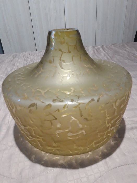 Античен голям стъклен абажур