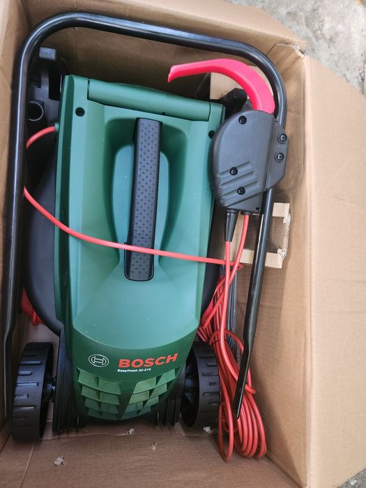 Mașină de tuns iarba electrică Bosch EasyRotak 32, 1200W - NOUĂ în cutie
