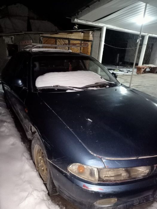 Машина Митсубиши галант