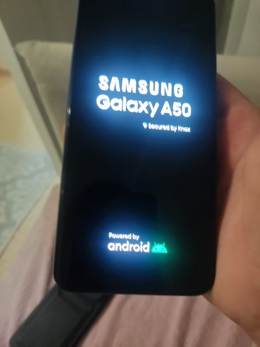 Продаю Samsung A50 новая состояние