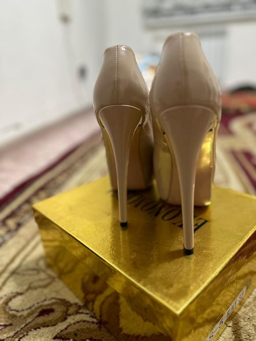Каблук платформа бежевый