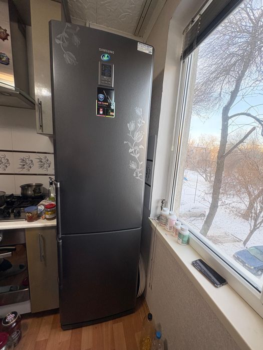 Холодильник Samsung