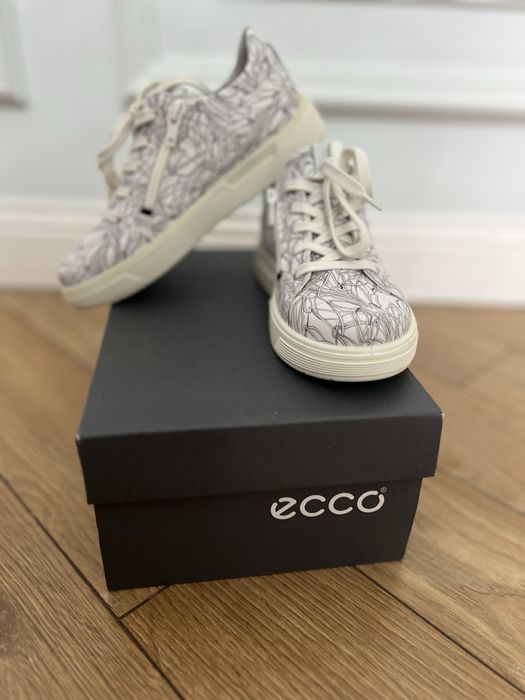 Продается детская обувь ECCO