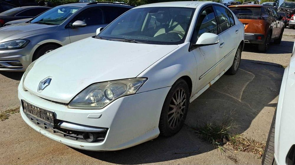 Dezmembrez Renault Laguna 3 Hatchback - 2.0 Diesel Din 2010 - Cutie Automata - M9R-E8