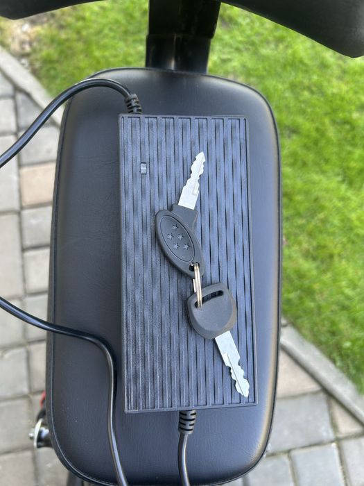 Mini Scuter electric cu cheie