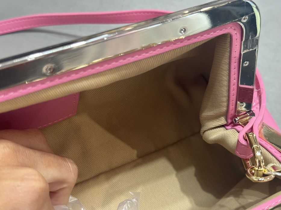 Jacquemus The Salon Clutch жестока чанта